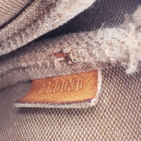 Auth Louis Vuitton Monogram Pochette Shoulder Bag - Picture 14 of 16